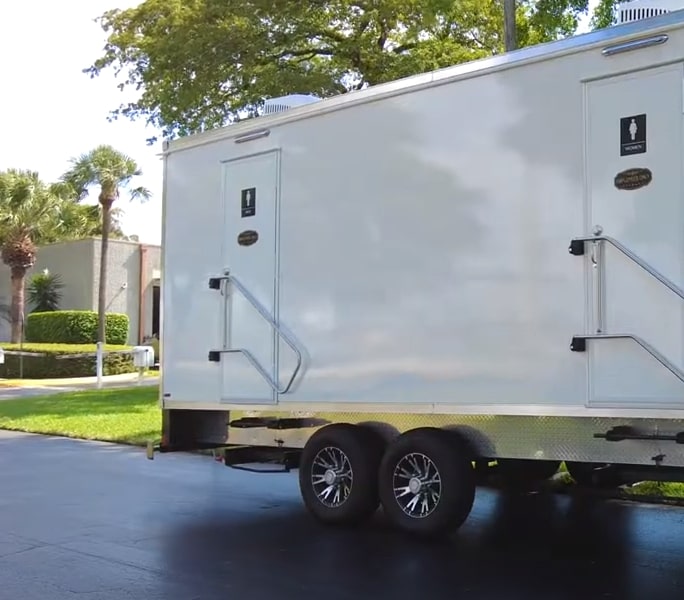 porta potty rental for wedding